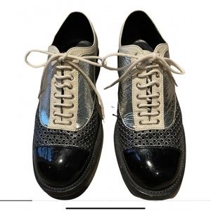 Chanel derby/ lace up Oxford 37